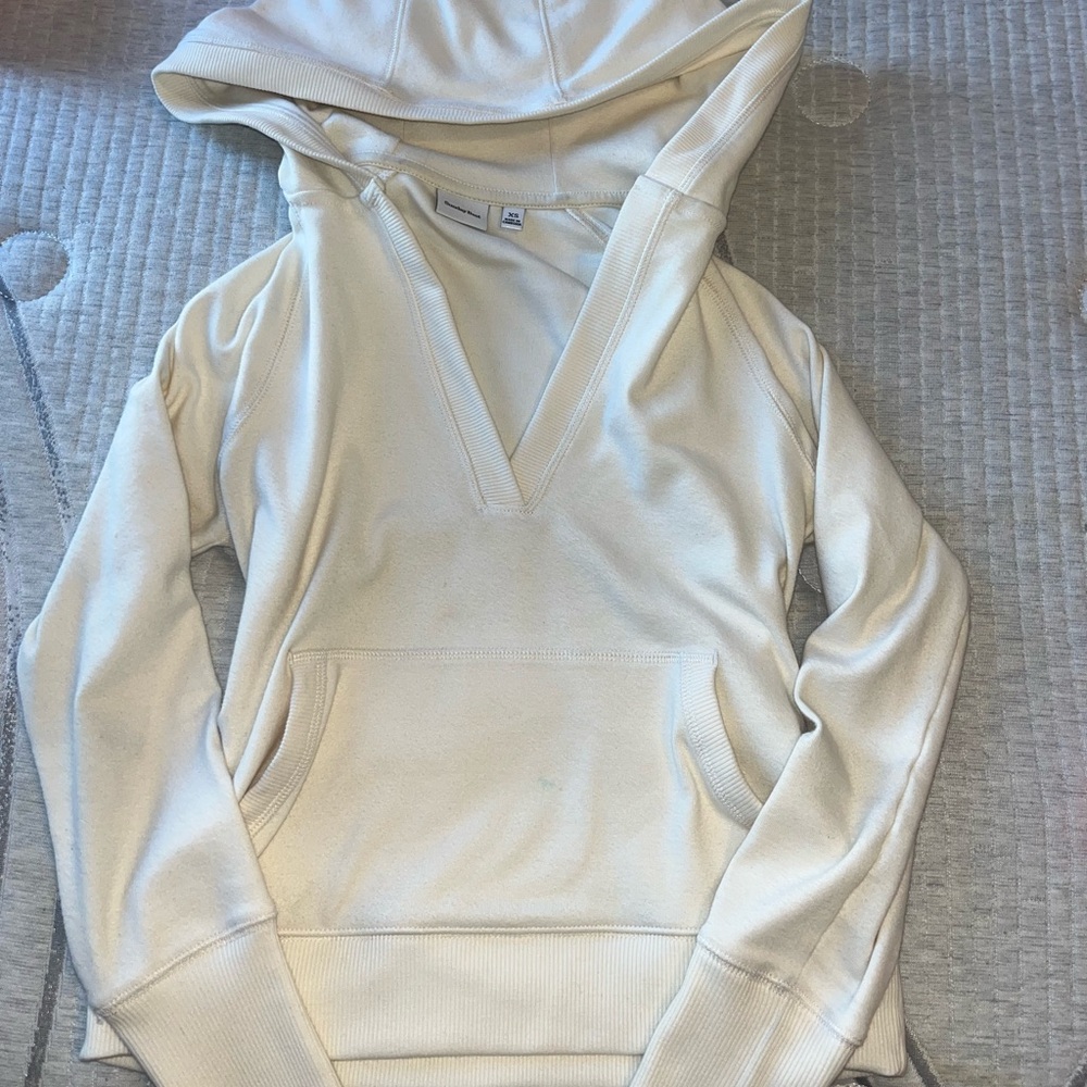 Aritzia Sunday Best Off-White Pullover